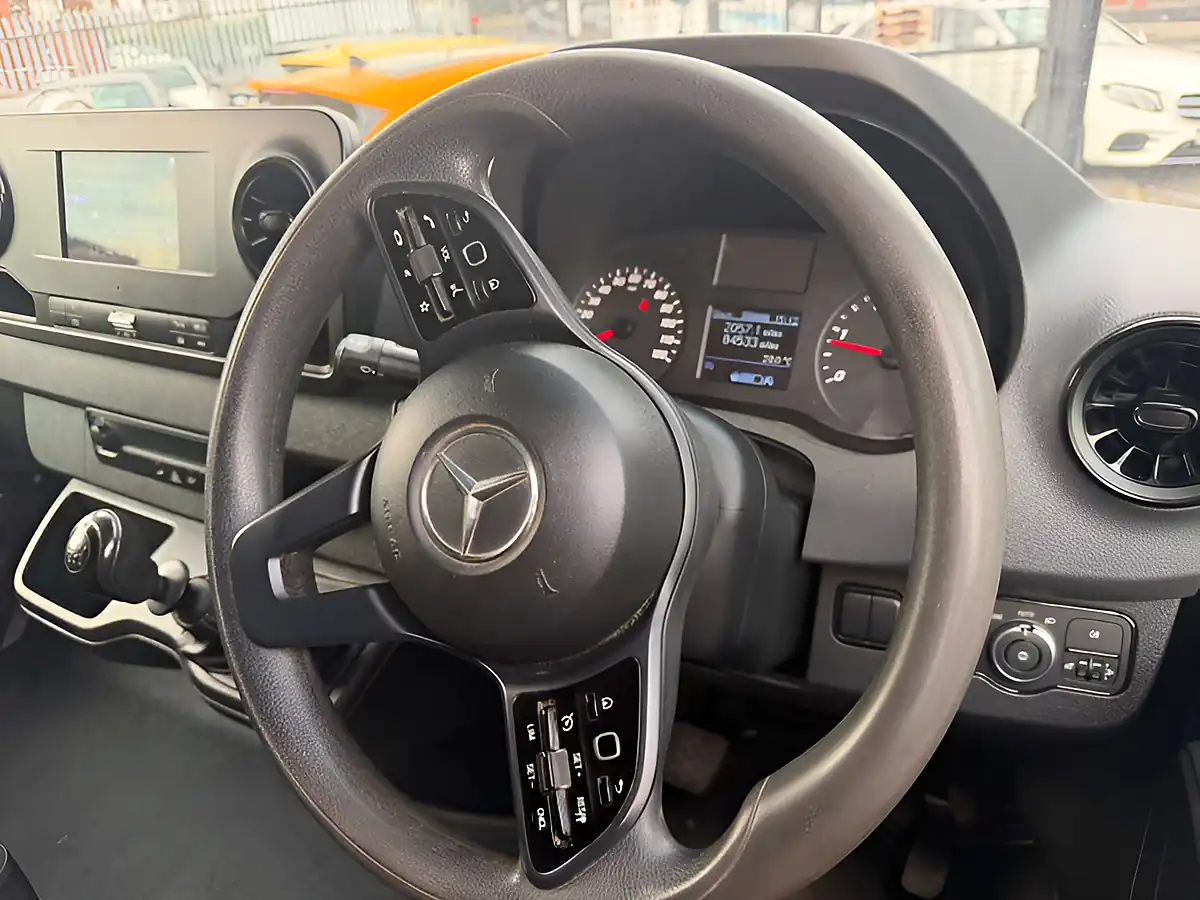 Used 2023 Mercedes-Benz Sprinter Progressive White - Interior and Exterior details 8