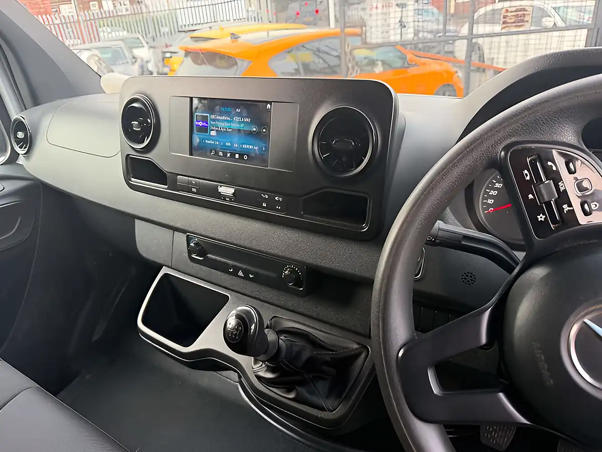 Used 2023 Mercedes-Benz Sprinter Progressive White - Interior and Exterior details 9