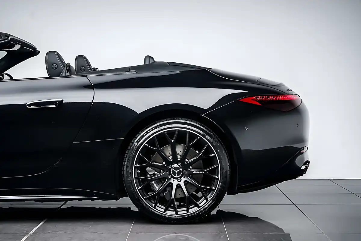 Used 2023 Mercedes Sl Premium Plus Black - Interior and Exterior details 12