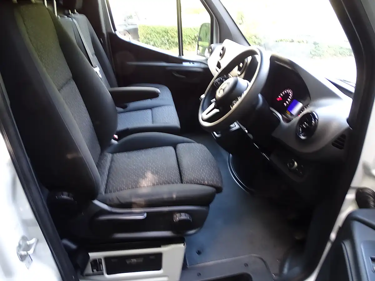 Used 2023 Mercedes Sprinter Premium Arctic White - Interior and Exterior details 11