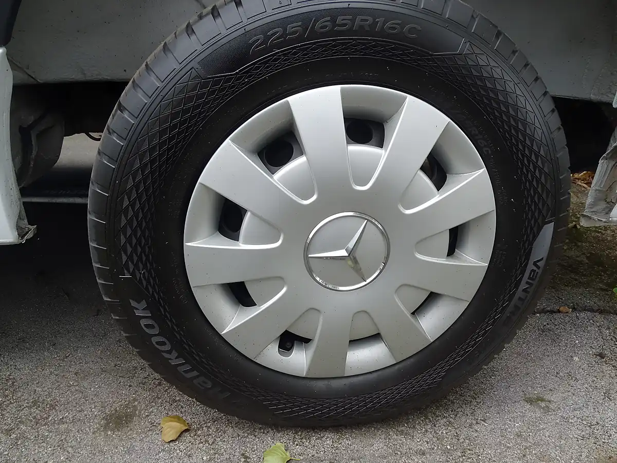 Used 2023 Mercedes Sprinter Premium Arctic White - Interior and Exterior details 14
