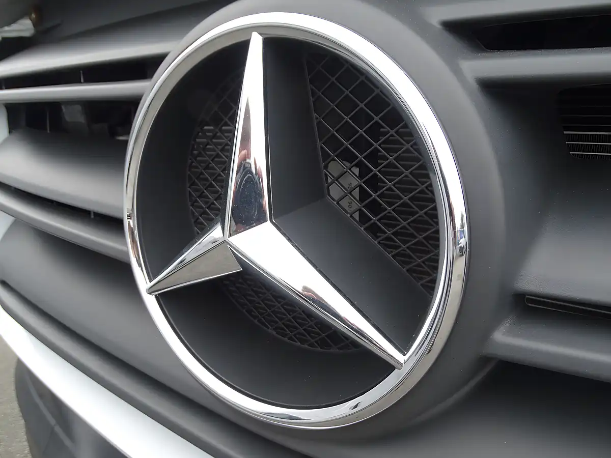 Used 2023 Mercedes Sprinter Premium Arctic White - Interior and Exterior details 15