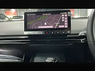 Used 2023 MG 4 Trophy Dynamic Red - Interior and Exterior details 10