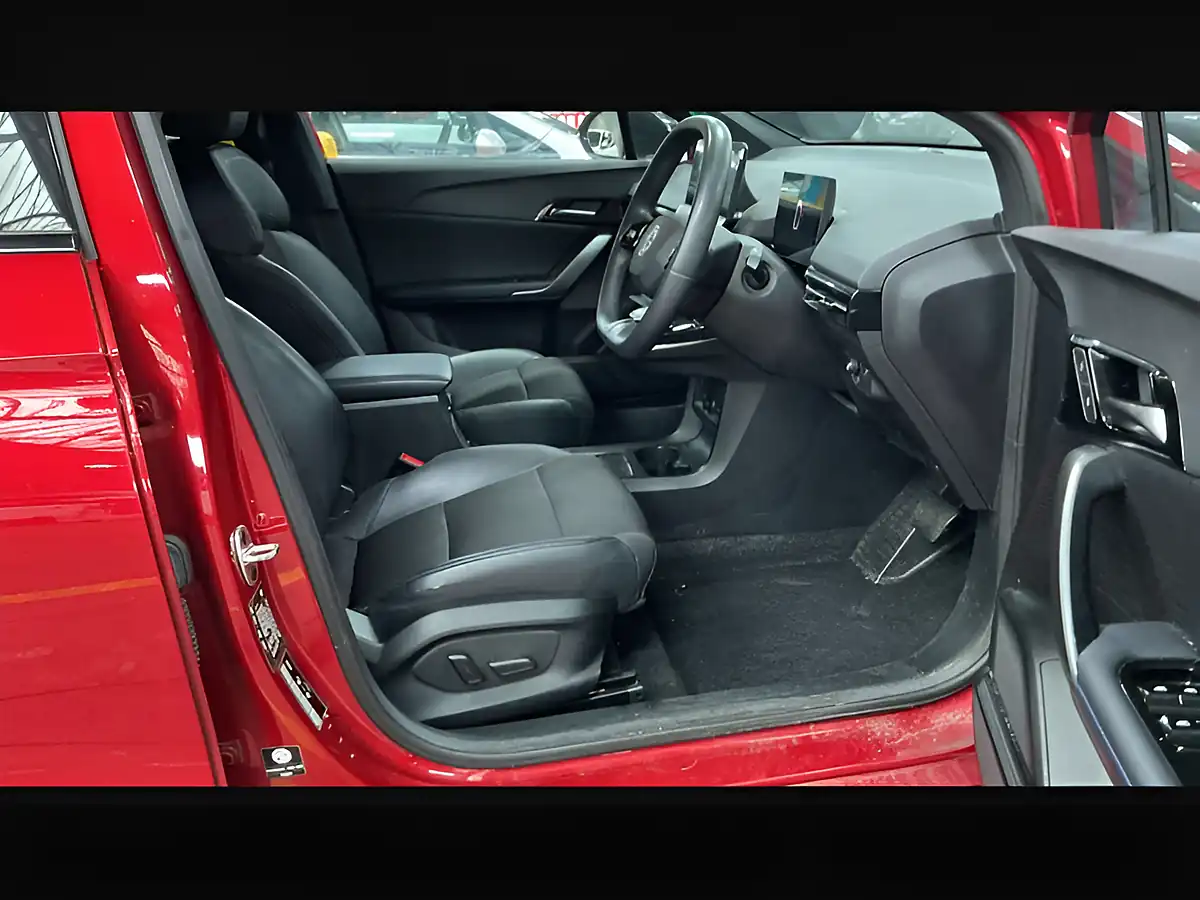 Used 2023 MG 4 Trophy Dynamic Red - Interior and Exterior details 11