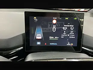 Used 2023 MG 4 Trophy Dynamic Red - Interior and Exterior details 14