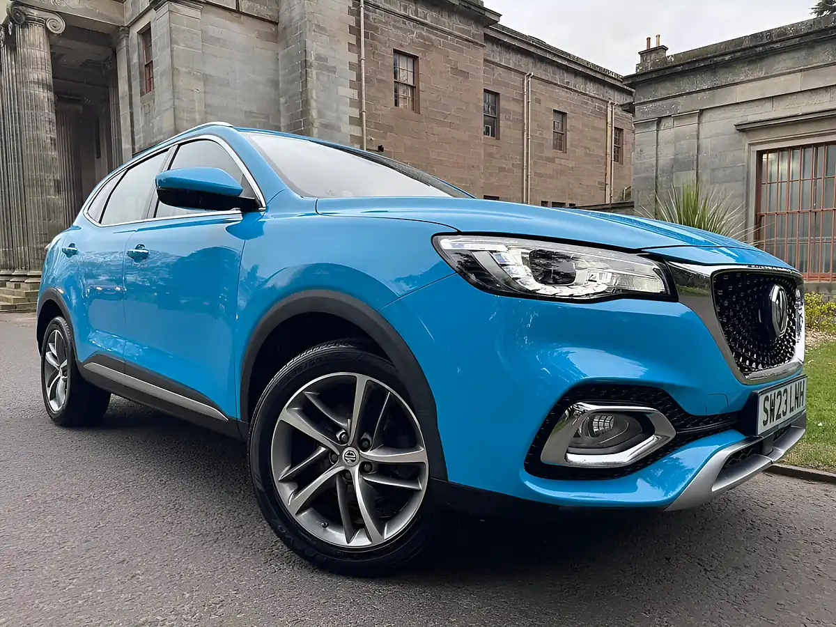 Used 2023 MG Hs Excite Blue - Front View