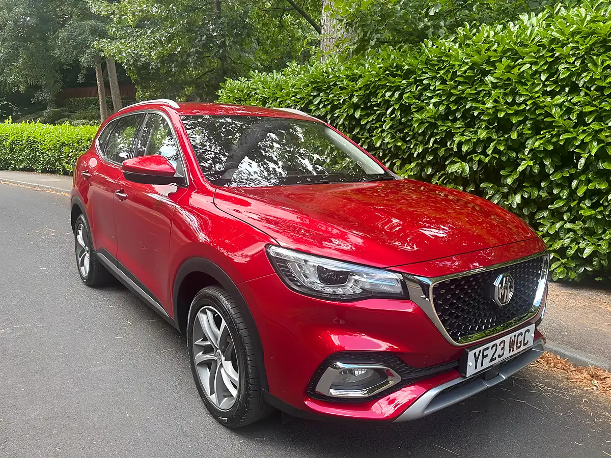 Used 2023 MG Hs Excite Red - Front View