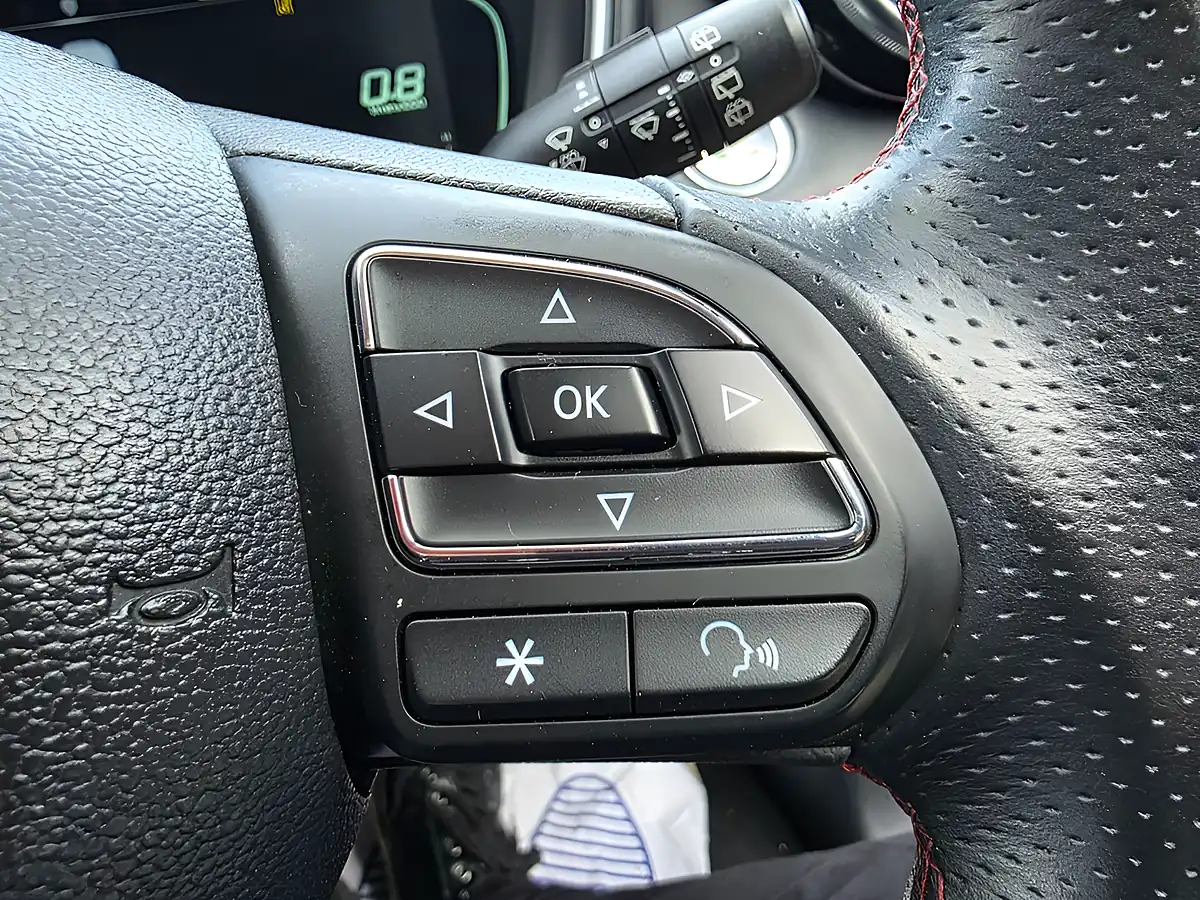 Used 2023 MG HS Excite Red - Interior and Exterior details 16