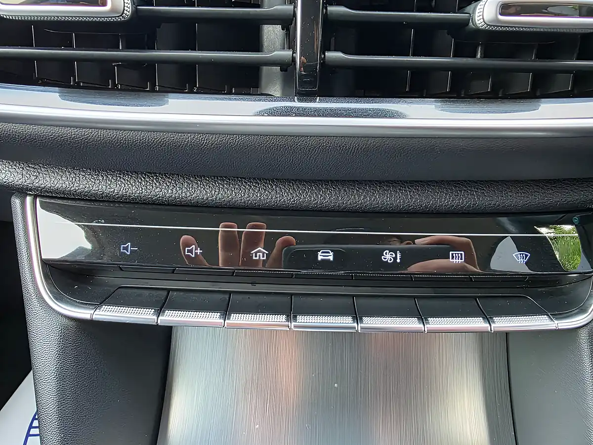 Used 2023 MG HS Excite Red - Interior and Exterior details 17