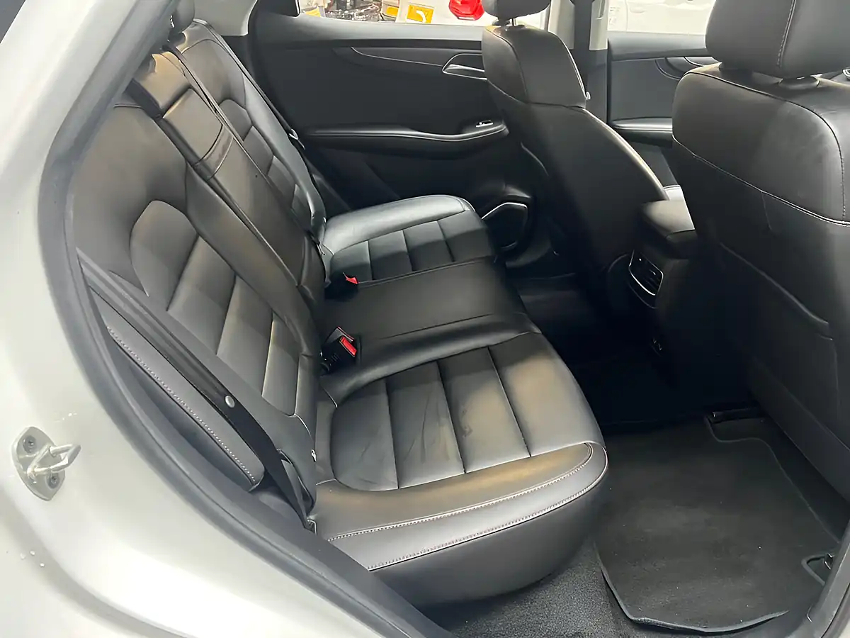 Used 2023 MG HS Excite White - Interior and Exterior details 12