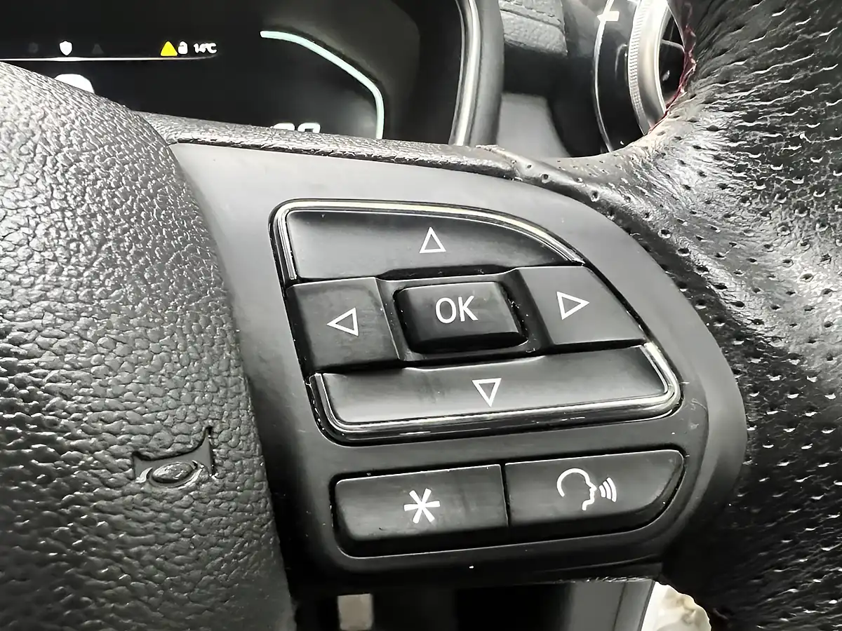 Used 2023 MG HS Excite White - Interior and Exterior details 15