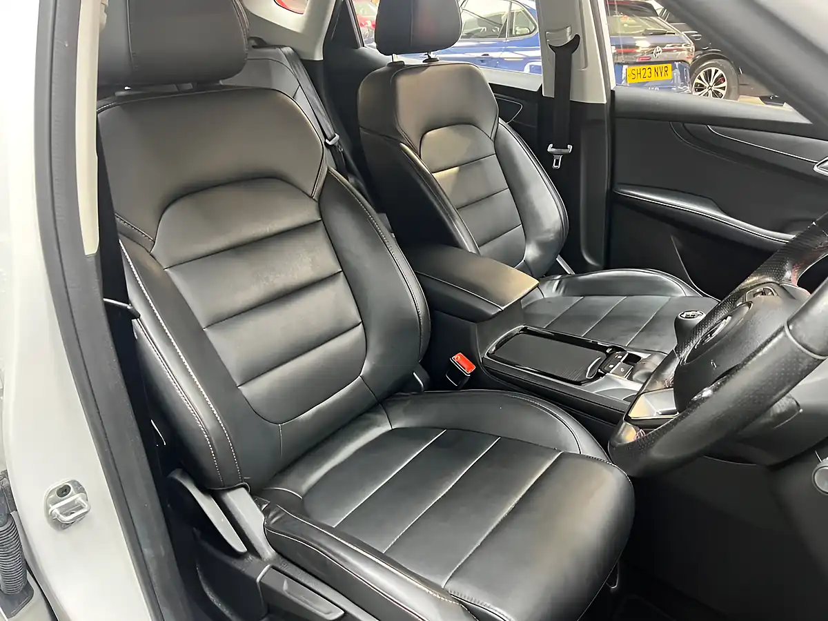 Used 2023 MG HS Excite White - Interior and Exterior details 5