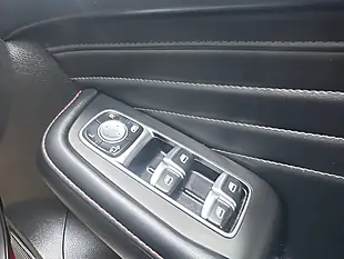 Used 2023 MG HS Exclusive Red - Interior and Exterior details 15