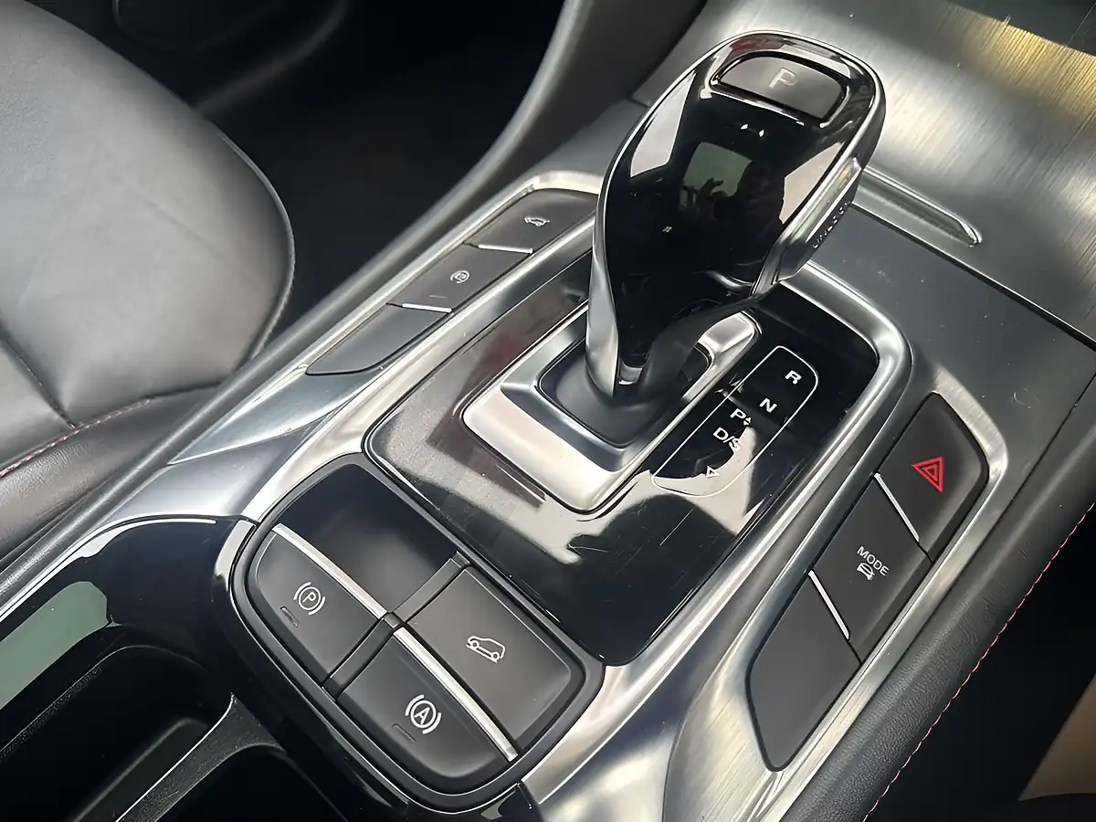 Used 2023 MG HS Exclusive Red - Interior and Exterior details 16