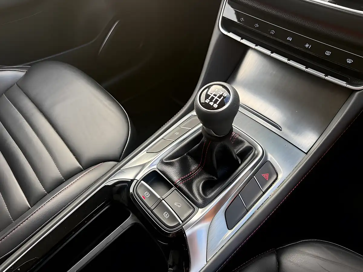 Used 2023 MG HS Trophy White - Interior and Exterior details 17