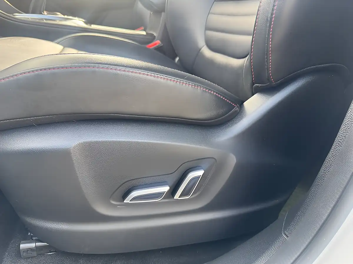 Used 2023 MG HS Trophy White - Interior and Exterior details 14
