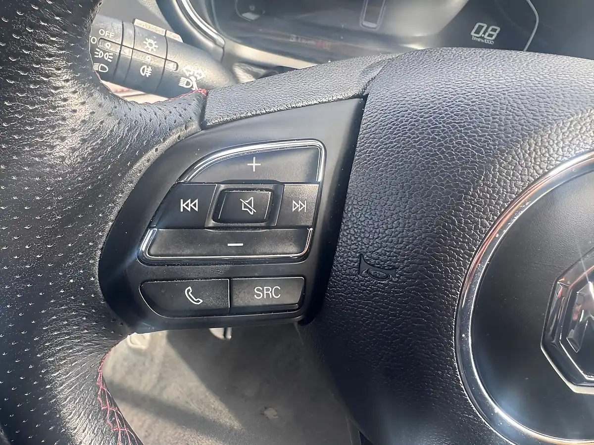 Used 2023 MG HS Trophy White - Interior and Exterior details 17