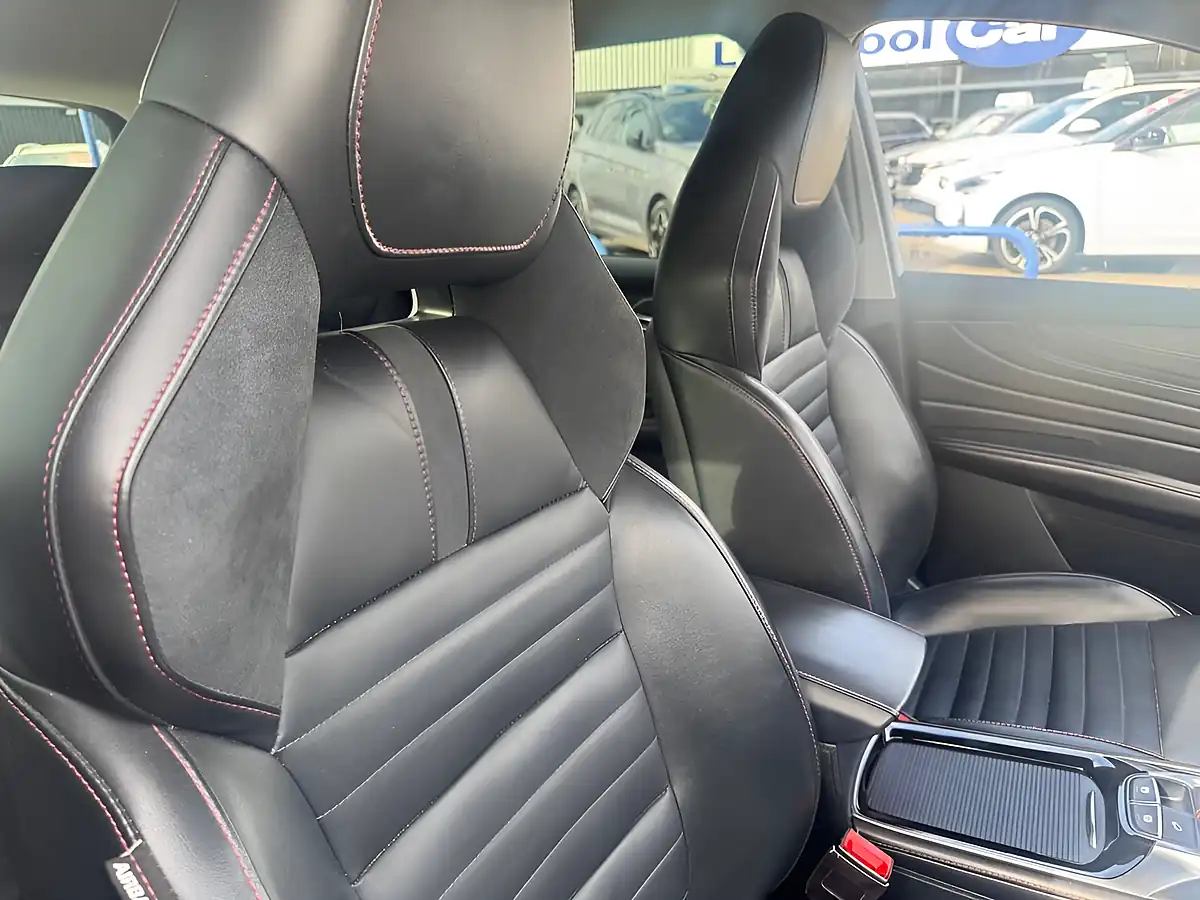Used 2023 MG HS Trophy White - Interior and Exterior details 8