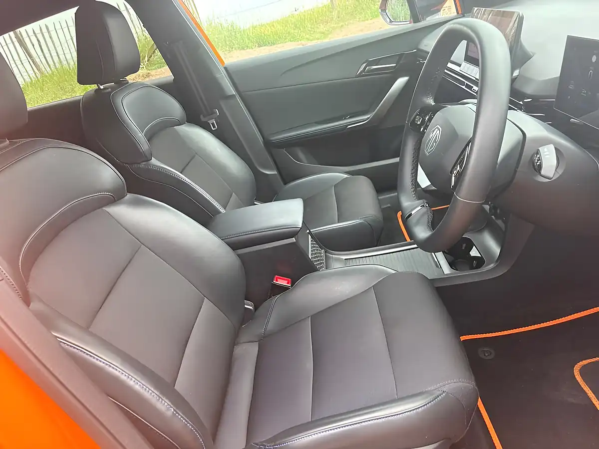Used 2023 MG MG 4 Trophy Long Range Orange - Interior and Exterior details 16