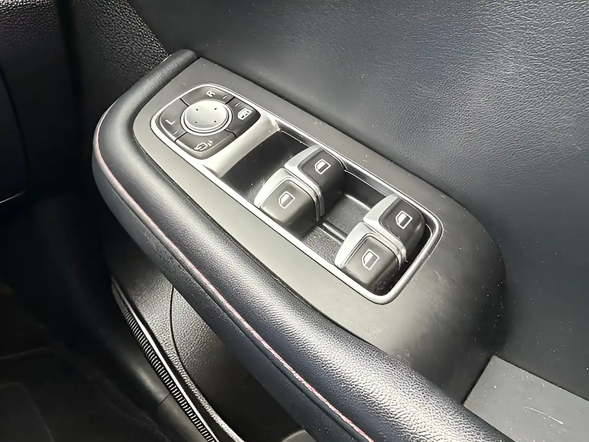 Used 2023 MG MG Hs Excite Black - Interior and Exterior details 15