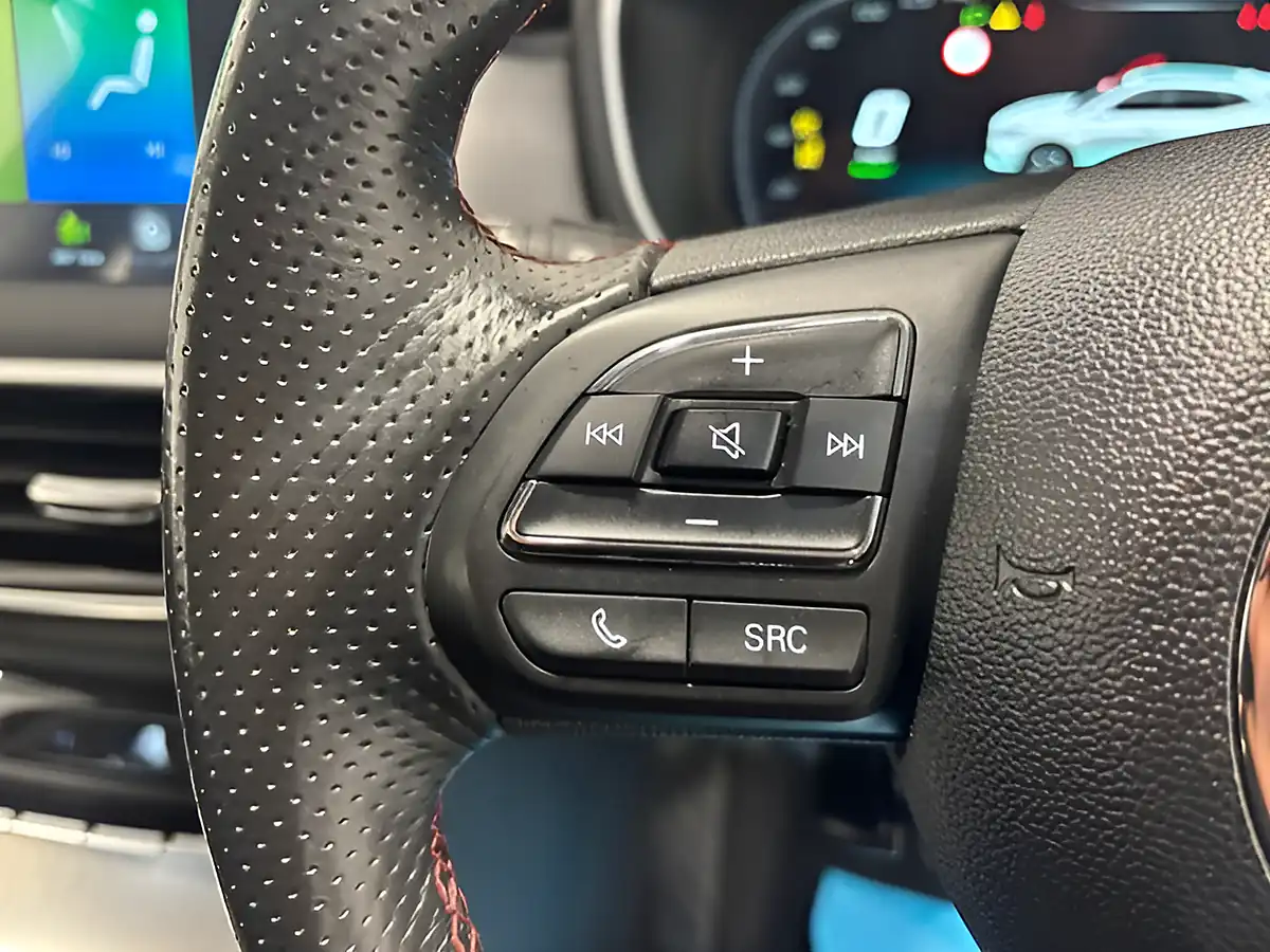 Used 2023 MG MG Hs Excite Dynamic Red - Interior and Exterior details 16