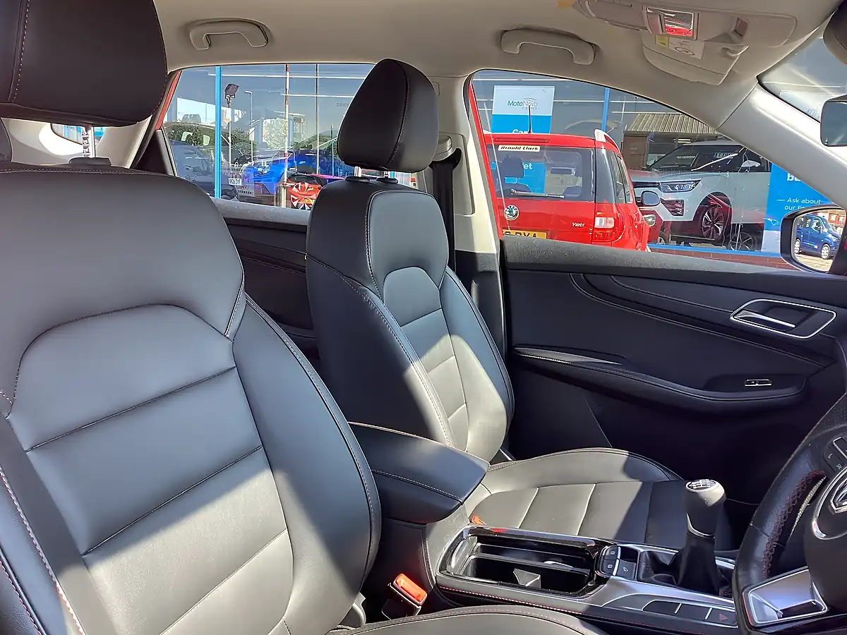 Used 2023 MG MG Hs Excite Red - Interior and Exterior details 8