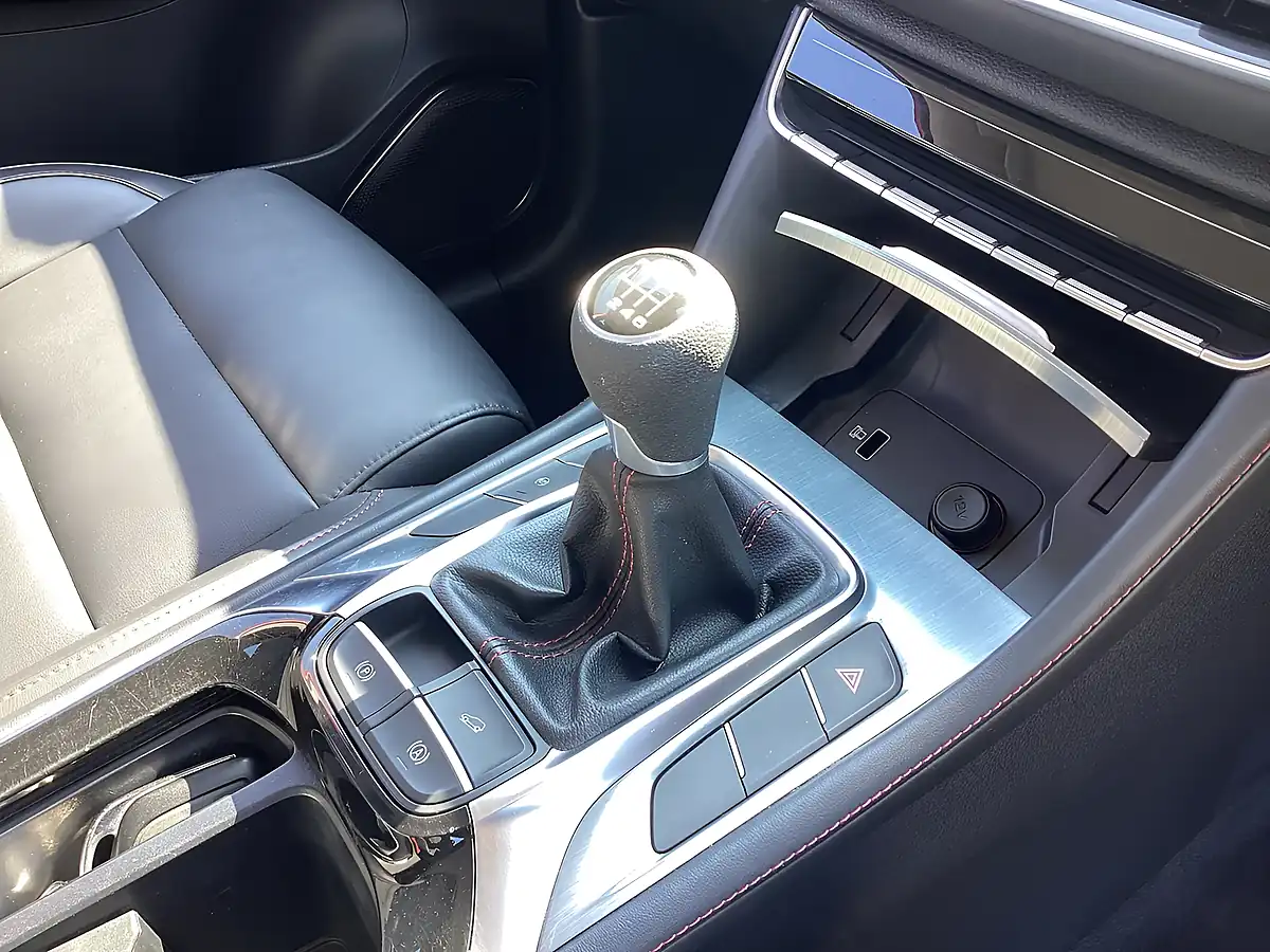 Used 2023 MG MG Hs Excite Red - Interior and Exterior details 9