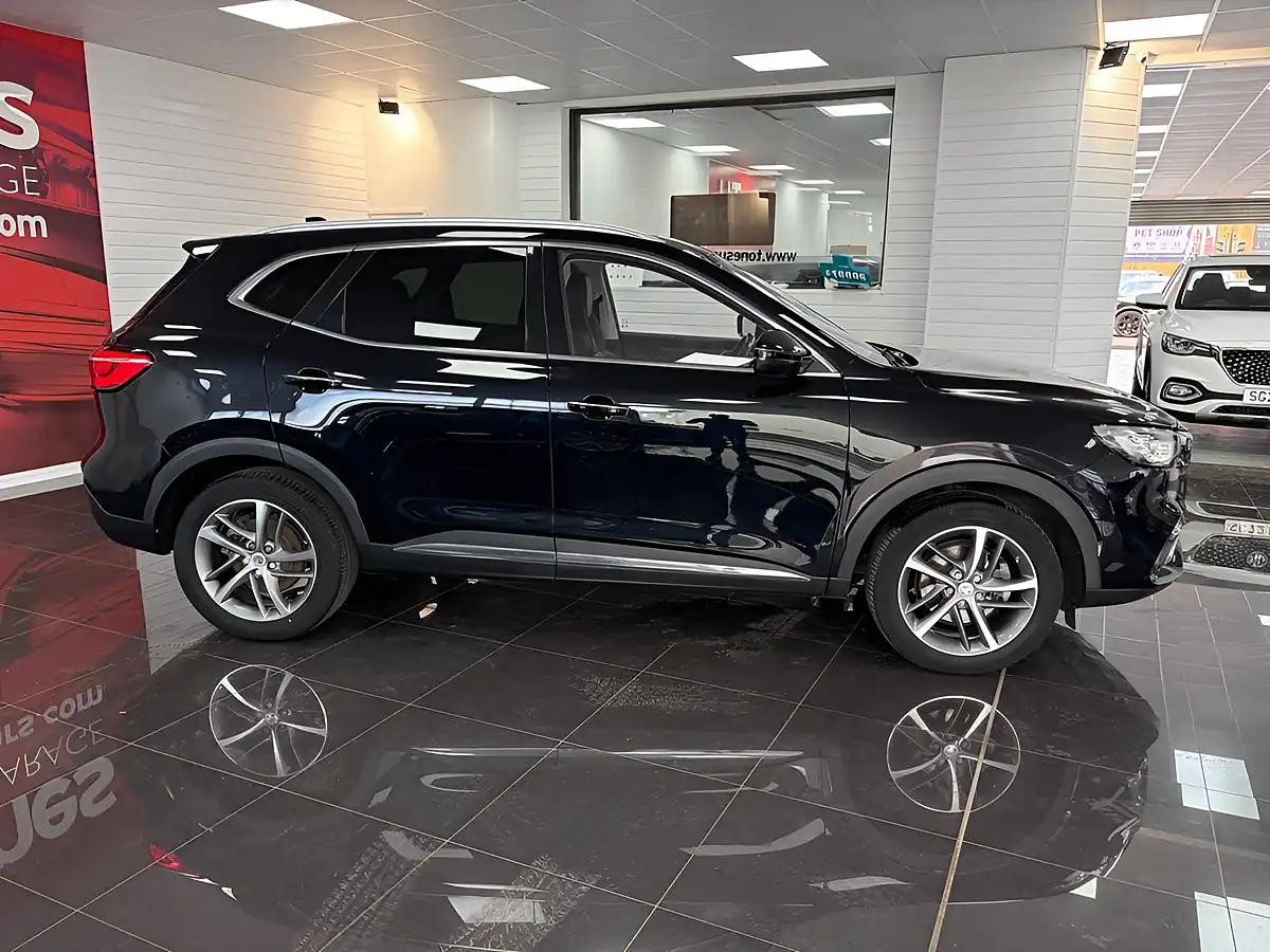 Used 2023 MG MG Hs Exclusive Black - Interior and Exterior details 3