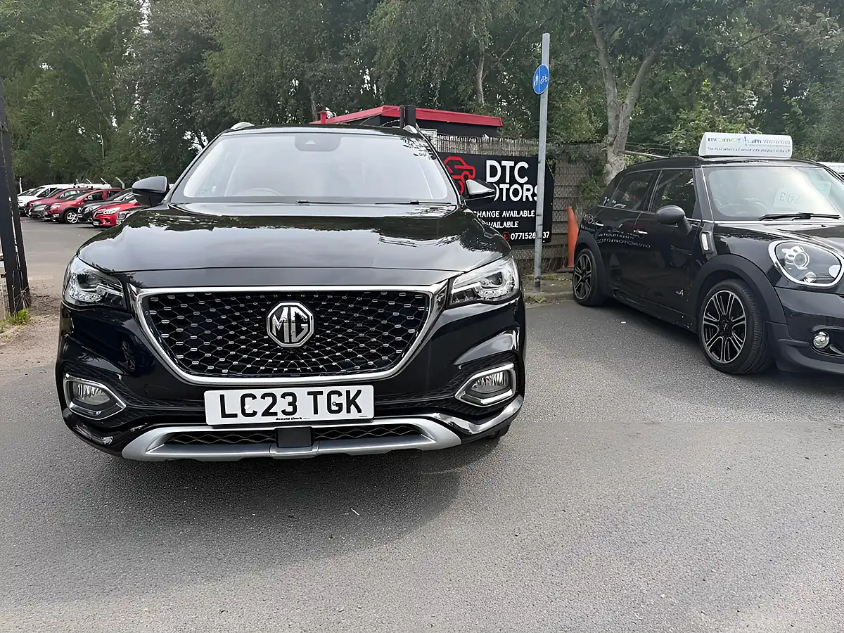 Used 2023 MG MG Hs Exclusive Black - Front View