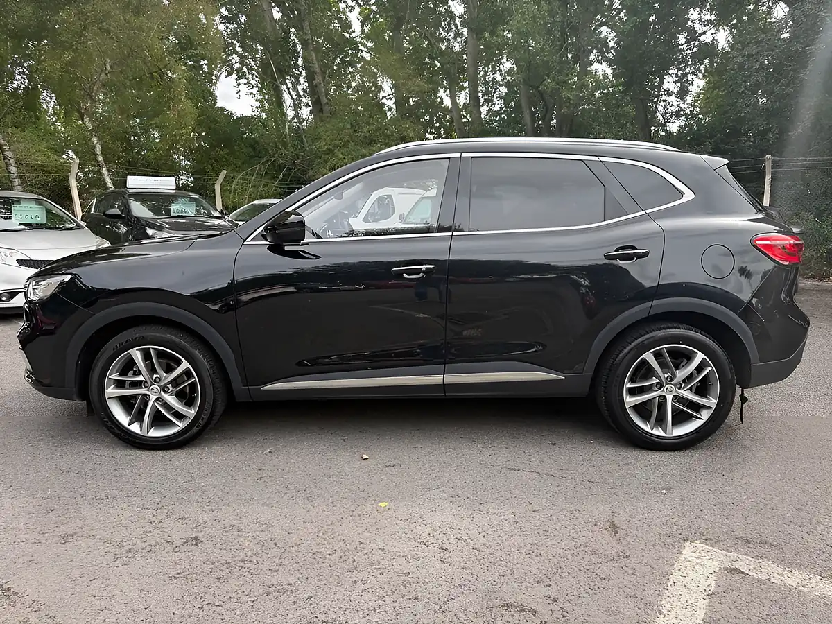 Used 2023 MG MG Hs Exclusive Black - Interior and Exterior details 4