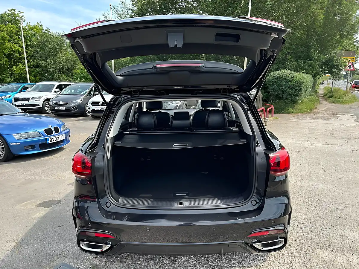 Used 2023 MG MG Hs Se Black - Interior and Exterior details 14