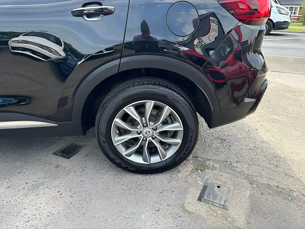 Used 2023 MG MG Hs Se Black - Interior and Exterior details 18