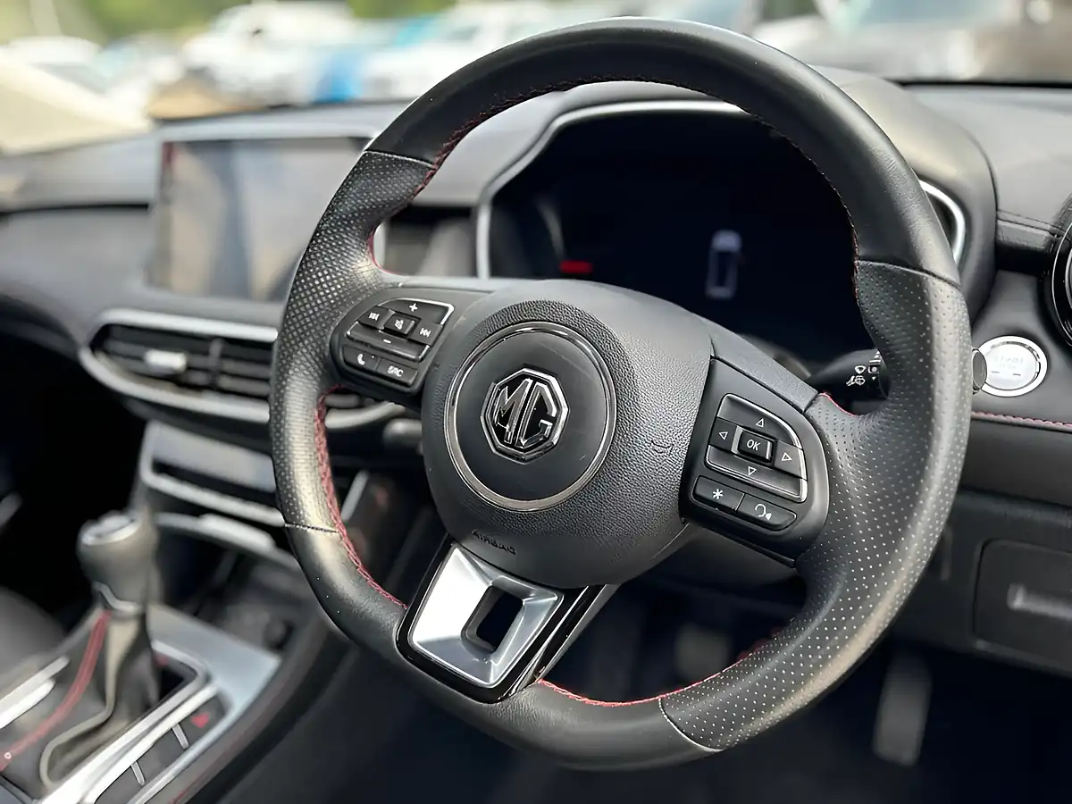 Used 2023 MG MG Hs Se Black - Interior and Exterior details 5