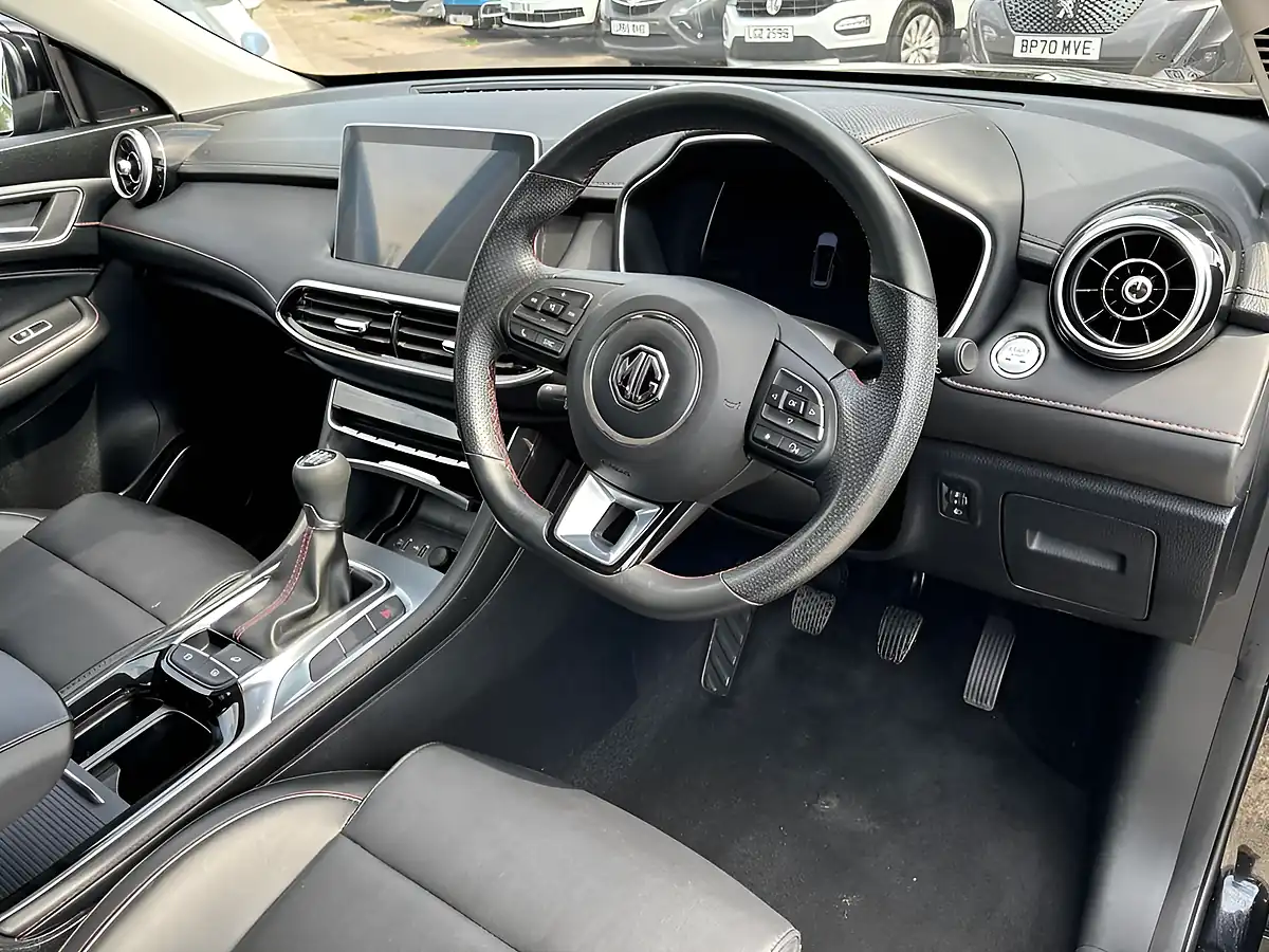 Used 2023 MG MG Hs Se Black - Interior and Exterior details 6