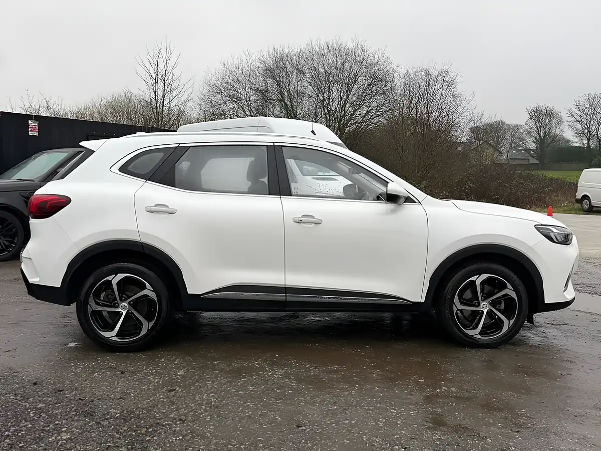 Used 2023 MG MG Hs Se White - Interior and Exterior details 4