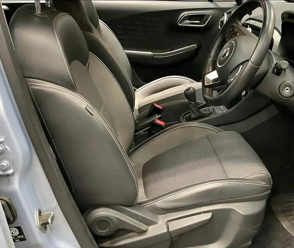 Used 2023 MG MG3 Exclusive Nav Southwark Silver - Interior and Exterior details 12