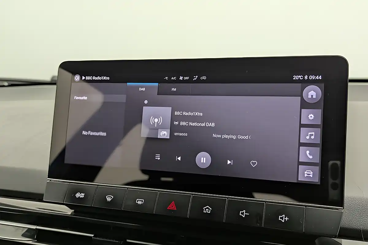 Used 2023 MG MG4 Se Blue - Interior and Exterior details 12