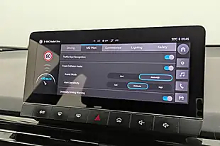 Used 2023 MG MG4 Se Blue - Interior and Exterior details 13