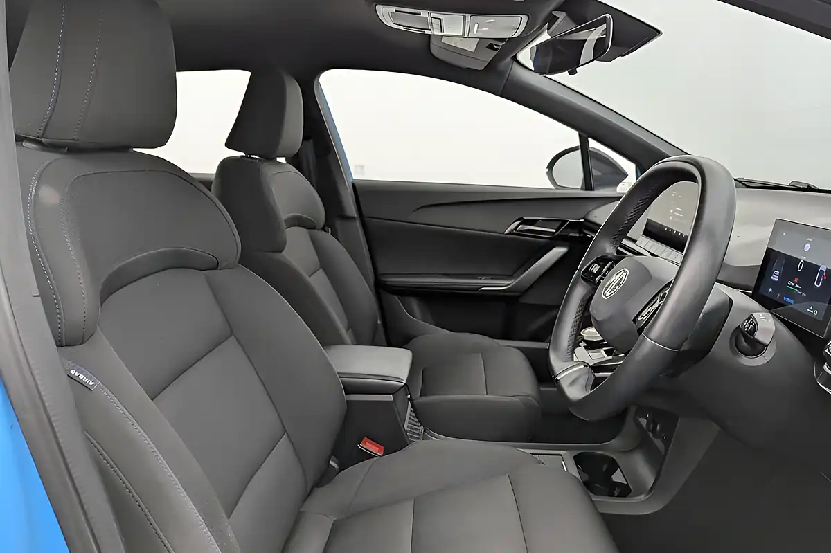 Used 2023 MG MG4 Se Blue - Interior and Exterior details 3