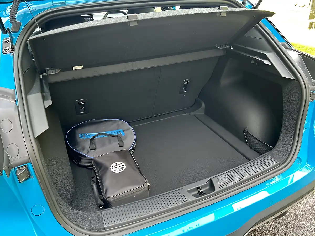 Used 2023 MG MG4 Se Blue - Interior and Exterior details 16