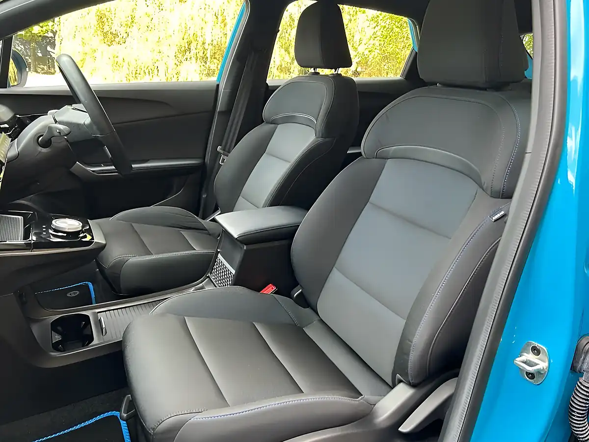 Used 2023 MG MG4 Se Blue - Interior and Exterior details 2