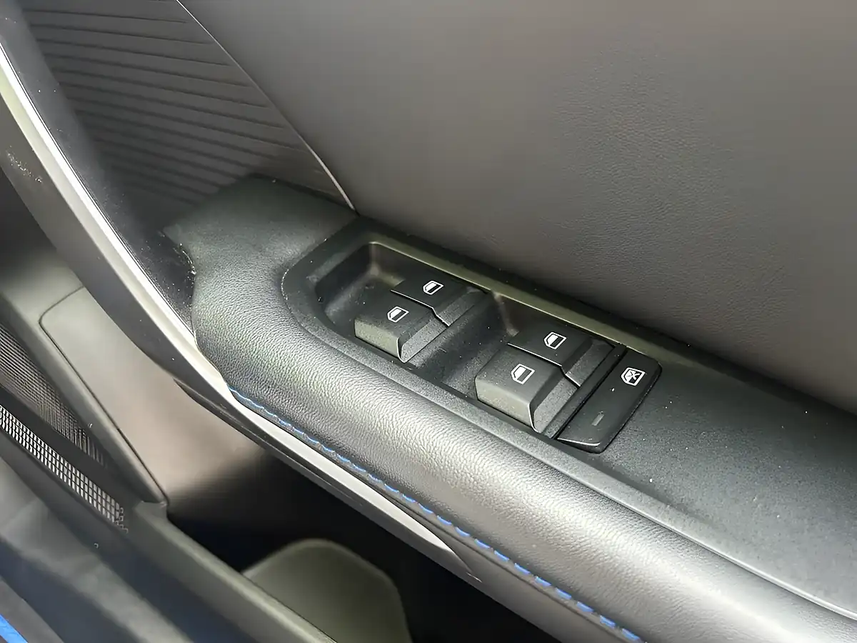 Used 2023 MG MG4 Se Blue - Interior and Exterior details 20