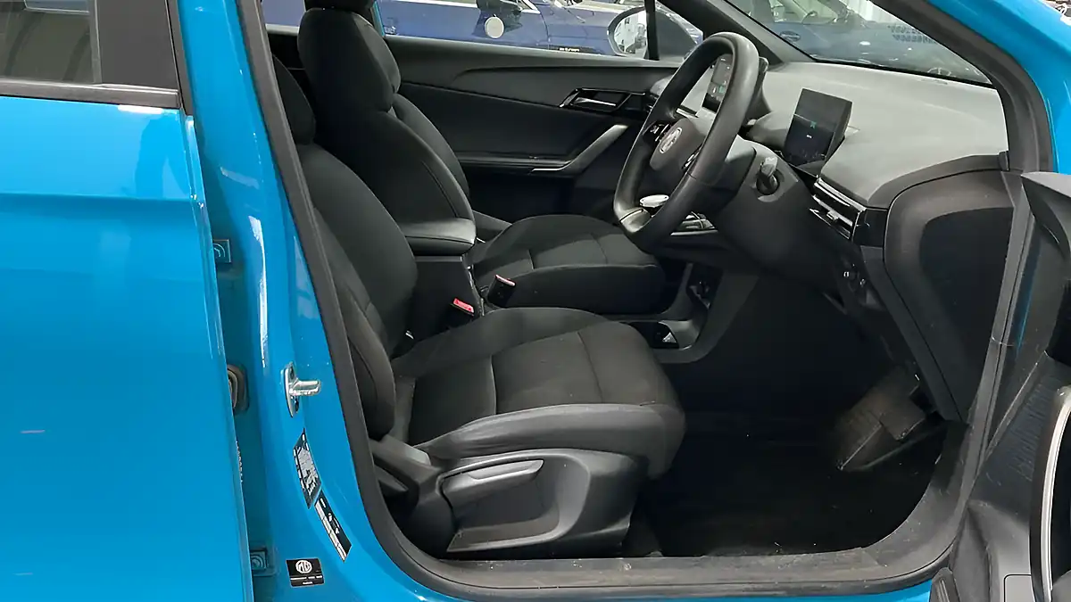 Used 2023 MG MG4 Se Long Range Blue - Interior and Exterior details 16