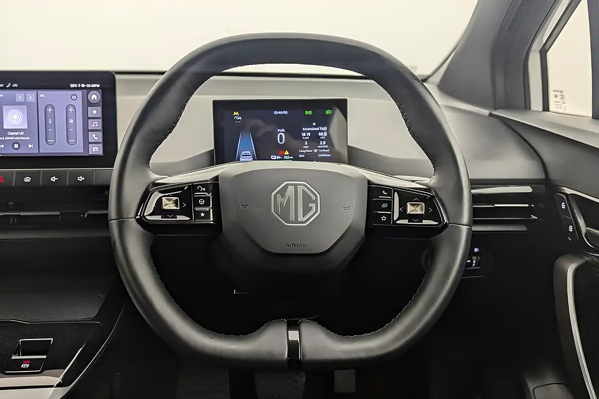 Used 2023 MG MG4 Se White - Interior and Exterior details 14