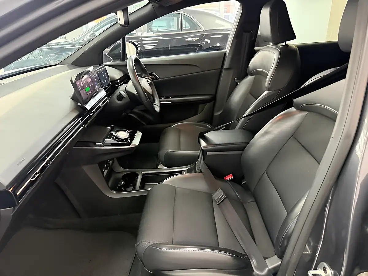 Used 2023 MG MG4 Trophy Long Range Grey - Interior and Exterior details 11