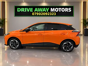 Used 2023 MG MG4 Trophy Long Range Volcano Orange - Interior and Exterior details 8