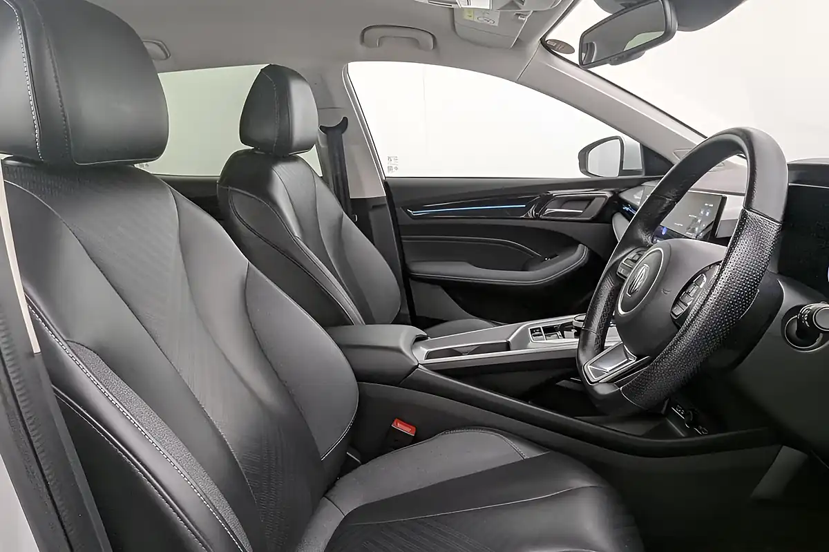 Used 2023 MG MG5 Trophy Long Range Arctic White - Interior and Exterior details 3