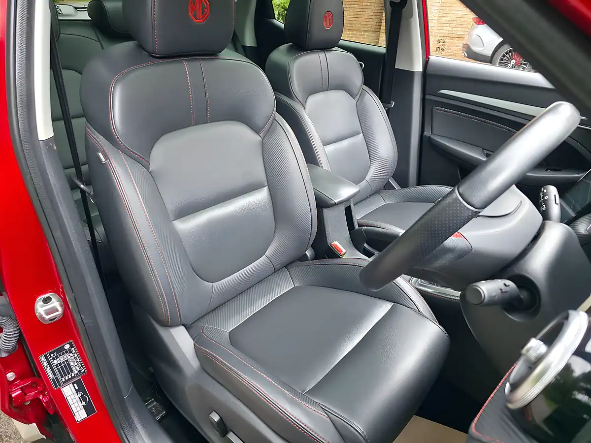 Used 2023 MG Zs Exclusive Dynamic Red - Interior and Exterior details 11