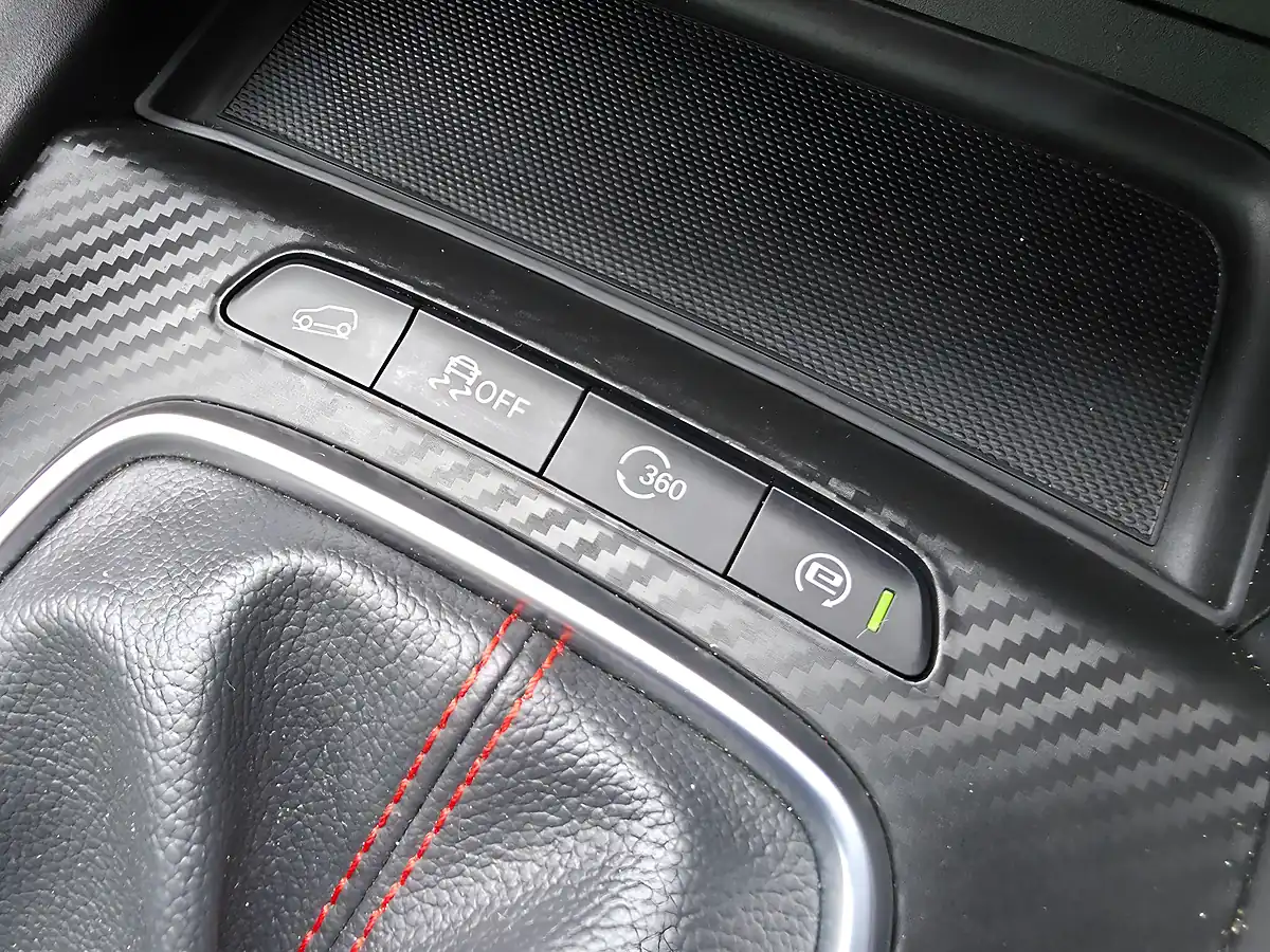 Used 2023 MG Zs Exclusive Dynamic Red - Interior and Exterior details 13