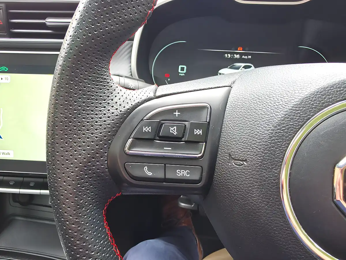 Used 2023 MG Zs Exclusive Dynamic Red - Interior and Exterior details 14